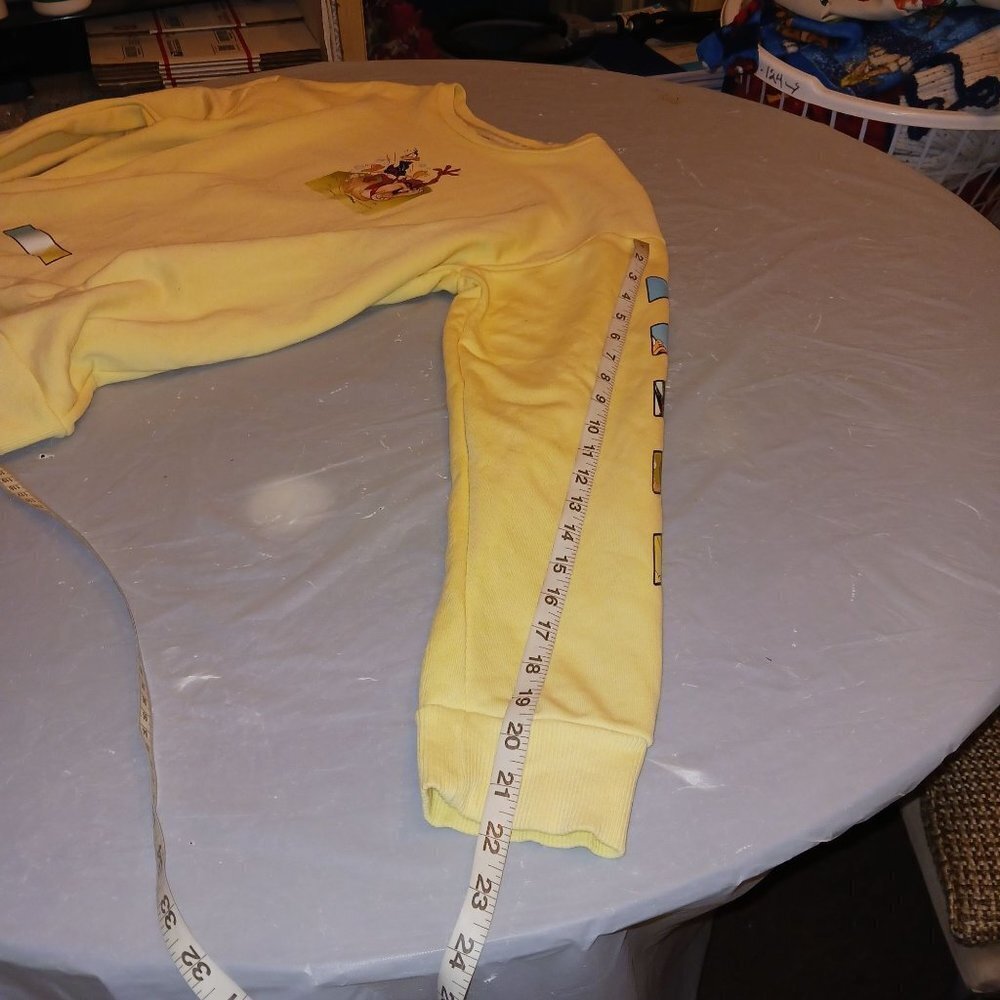 Daffy and Taz womens yellow pullover long sleeve graphic sweatshirt size… - Picture 6 of 7